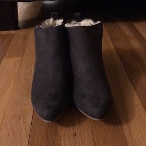 Old Navy Sherpa lined booties